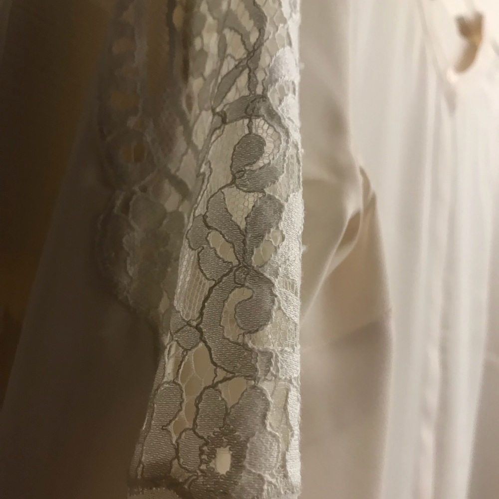 Blouse - Picture 2 of 3